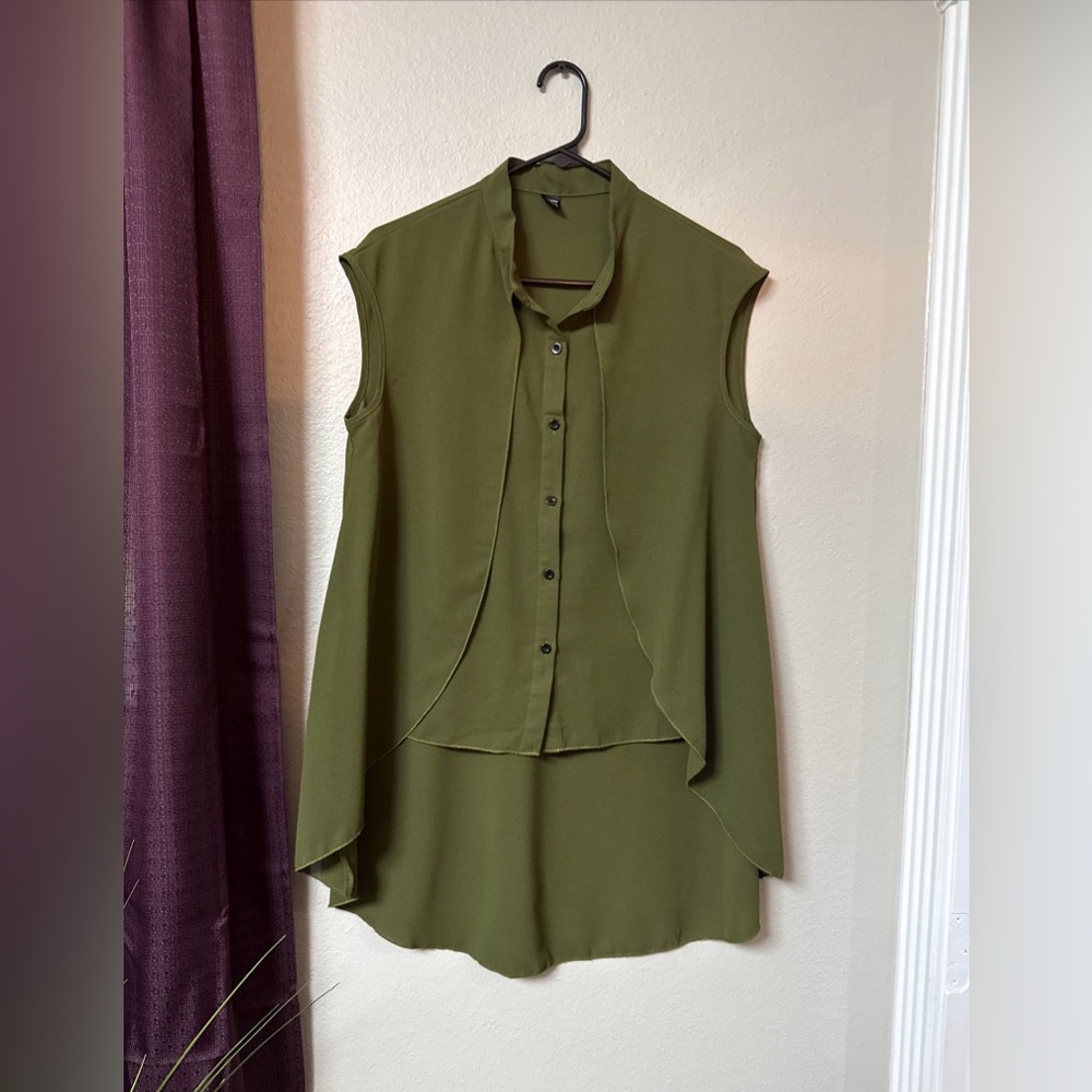 #723 Gomorn Olive Green Sleepless Hi Lo Top Size Medium